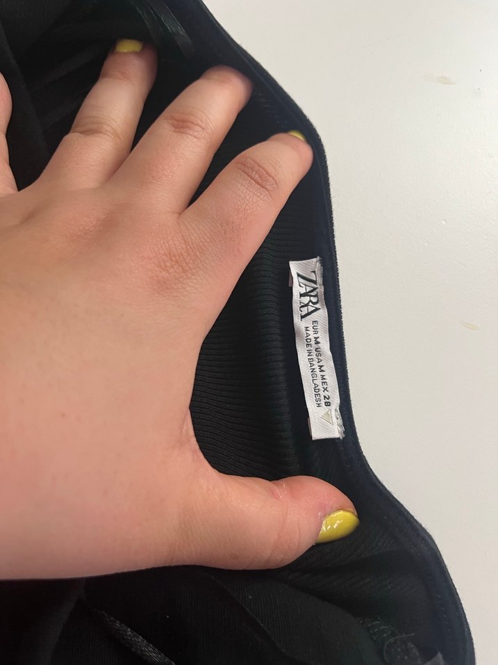 Zara Siyah Straplez Crop Top - Görsel 3