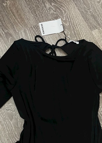 Bershka Sırt Detaylı Siyah Kısa Elbise - Görsel 7