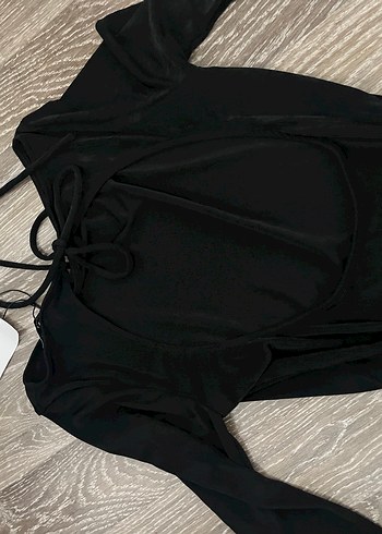 Bershka Sırt Detaylı Siyah Kısa Elbise - Görsel 8