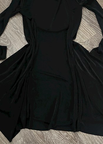 Bershka Sırt Detaylı Siyah Kısa Elbise - Görsel 10