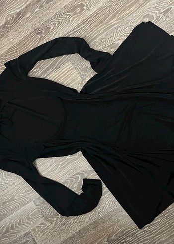 Bershka Sırt Detaylı Siyah Kısa Elbise - Görsel 6