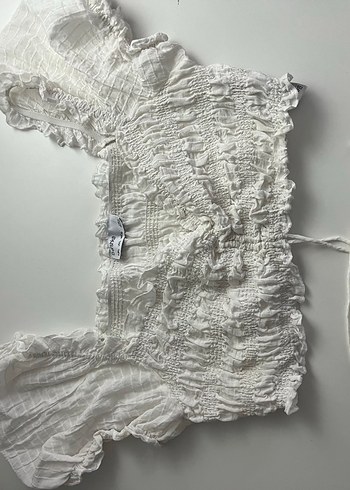 Bershka Fırfırlı Beyaz Crop Bluz - Görsel 2