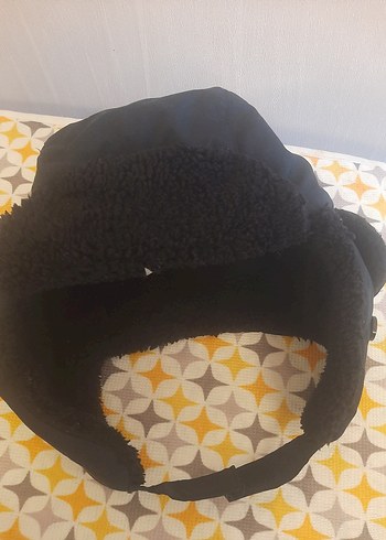 Düğmeli Siyah Erkek Çocuk Kulaklıklı Şapka - Görsel 2