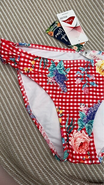 Suwen Kırmızı Desenli Bikini Altı
