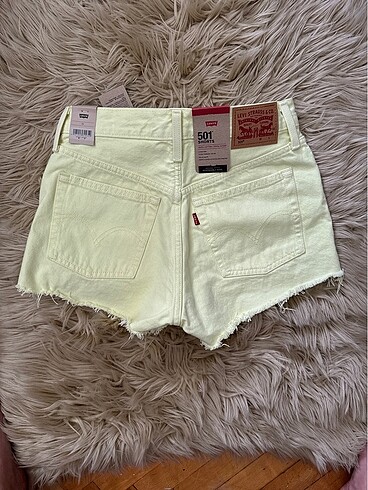 26 Beden Levis 501 Kot Şort