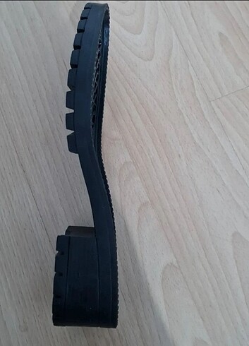 Örgu ayakkabi tabanı