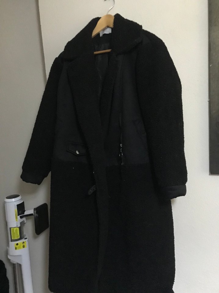 Siyah Uzun Kürklü Kadın Kaban - Görsel 3