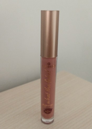 Essence what the fake lip plumper