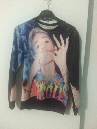 Miley Cyrus weed sweatshirt