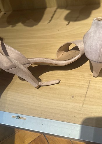 Bej Süet Stiletto Topuklu Kadın Ayakkabı - Görsel 3
