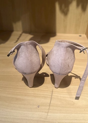 Bej Süet Stiletto Topuklu Kadın Ayakkabı - Görsel 2