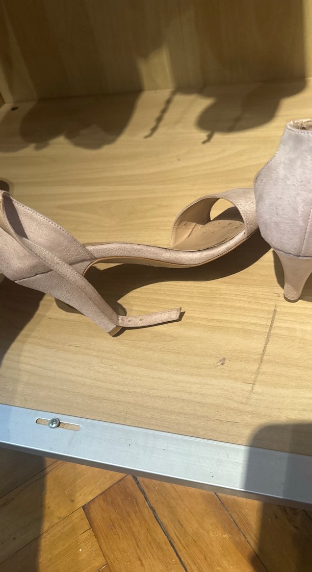 Bej Süet Stiletto Topuklu Kadın Ayakkabı - Görsel 3