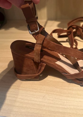 Kahverengi Süet Dolgu Topuklu Kadın Sandalet - Görsel 2