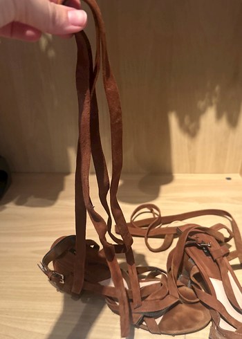 Kahverengi Süet Dolgu Topuklu Kadın Sandalet - Görsel 3