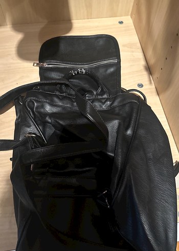 Siyah Deri Tokalı Biker Sırt Çantası - Görsel 4