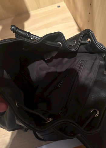 Siyah Deri Tokalı Biker Sırt Çantası - Görsel 2