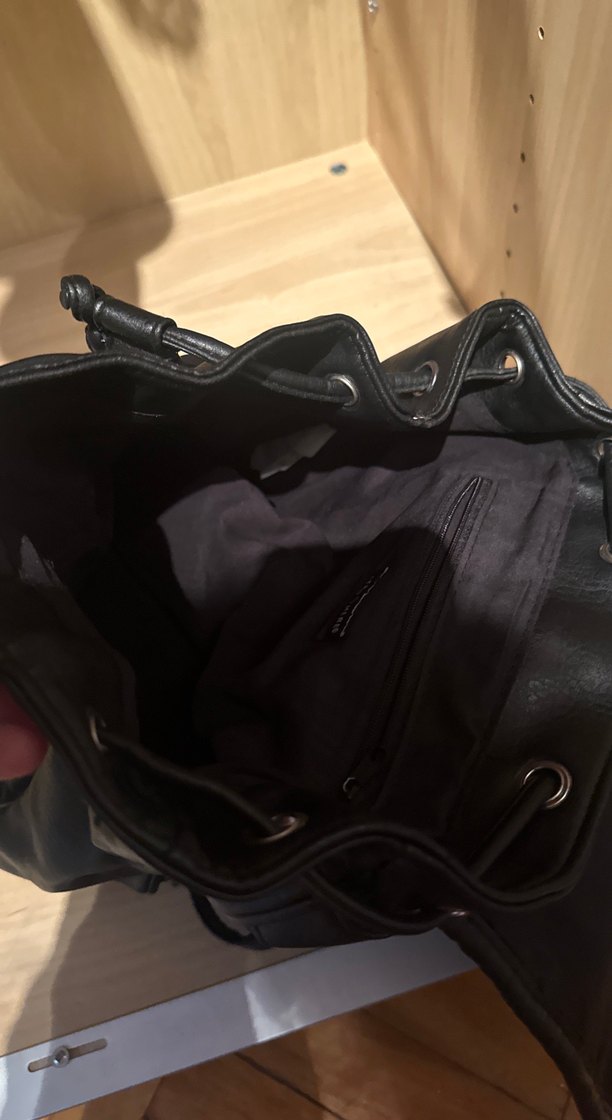 Siyah Deri Tokalı Biker Sırt Çantası - Görsel 2