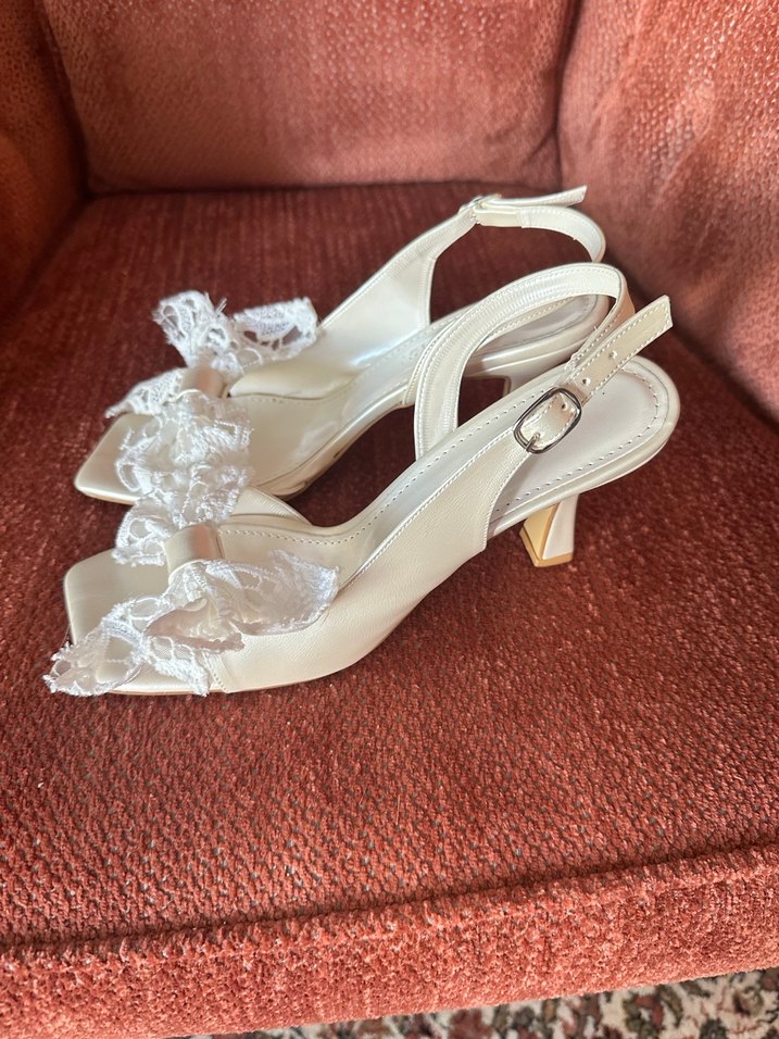 Dantel Detaylı Beyaz Stiletto Gelin Ayakkabısı - Görsel 2