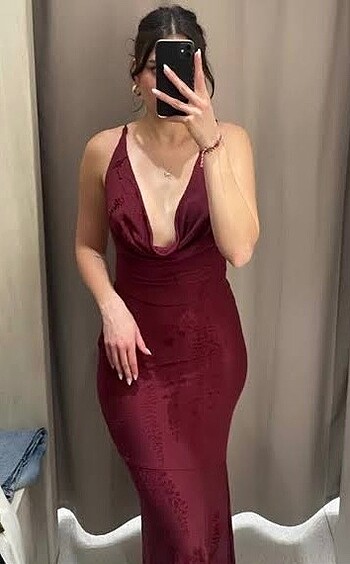 Zara jakarlı kumaş halter yaka elbise