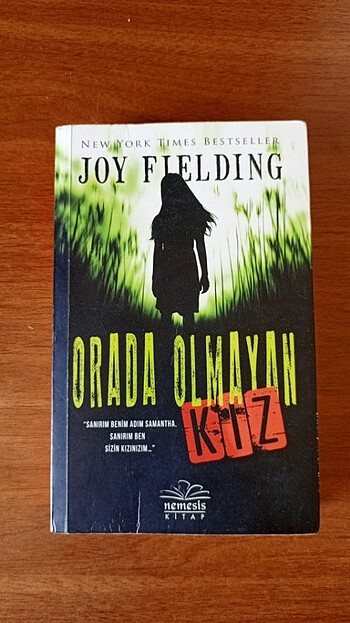 Orada Olmayan Kız