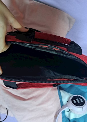 Kırmızı Fermuarlı Erkek Omuz Çantası - Görsel 3