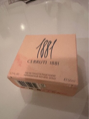 Beden CERRUTİ 1881 parfüm