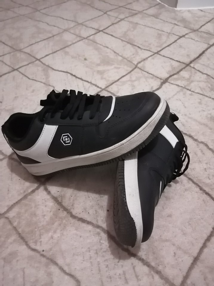 Siyah Bağcıklı Günlük Spor Ayakkabı - Görsel 4