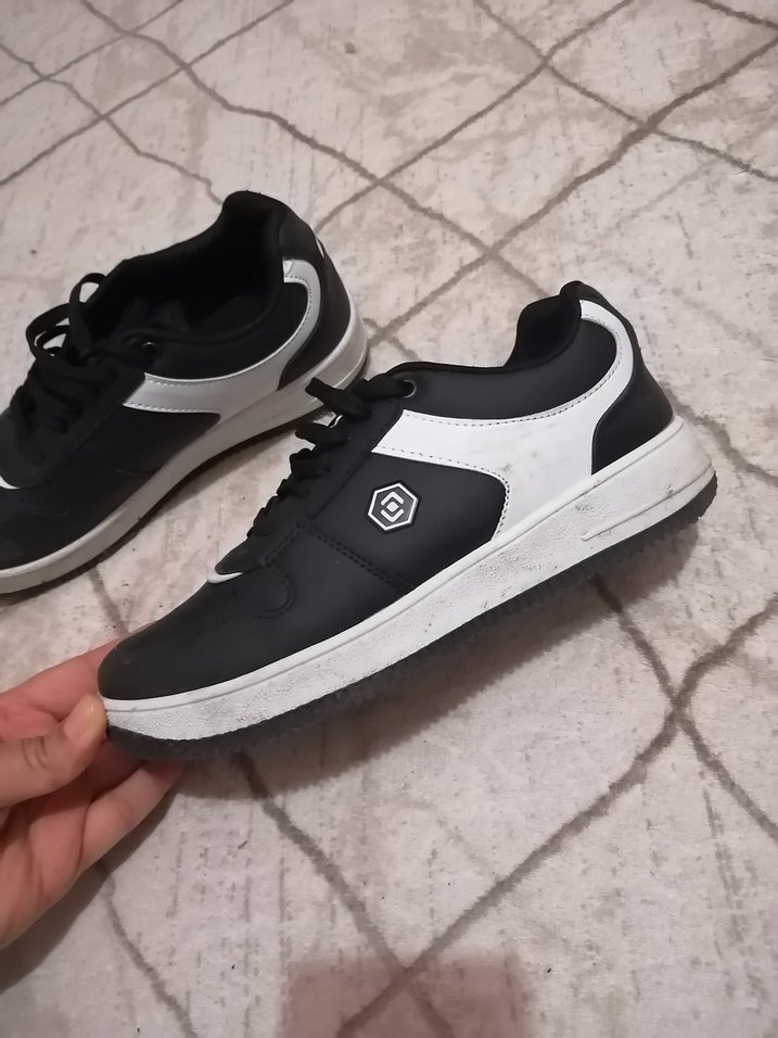 Siyah Bağcıklı Günlük Spor Ayakkabı - Görsel 2