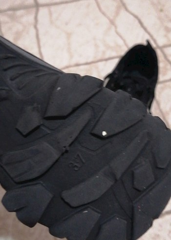 Siyah bot - Görsel 4