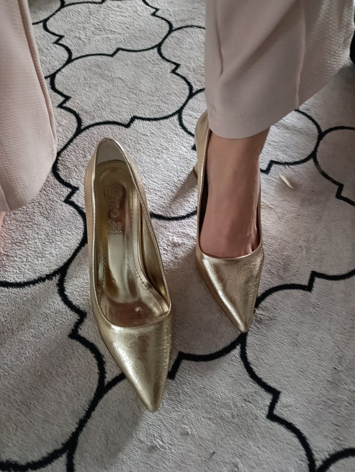 Gold topuklu ayakkabı - Görsel 2