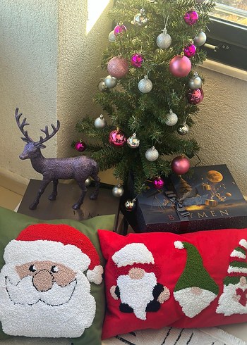 Renkli Nakışlı Yastık Kılıfları - Görsel 2