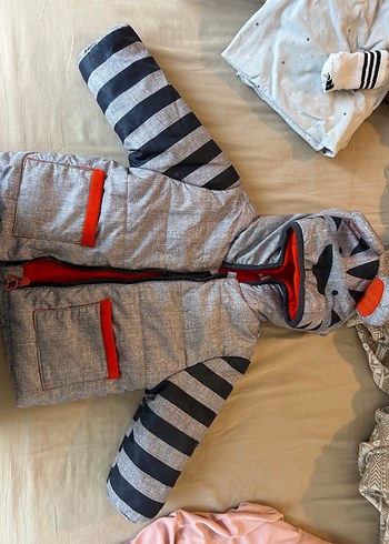 Erkek Çocuk Gri Zebra Desenli Fermuarlı Mont