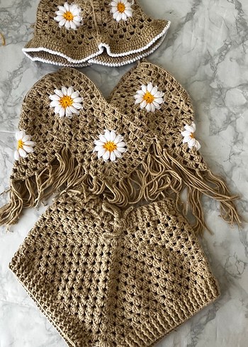 Kahverengi Nakışlı Örgü Bebek Kız Takımı