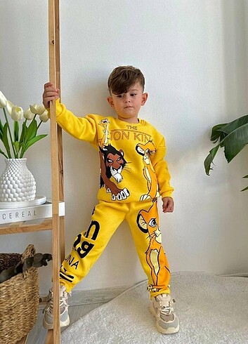 Zara Aslan Baskılı Erkek Çocuk Eşofman Takımı 5-6 Yaş