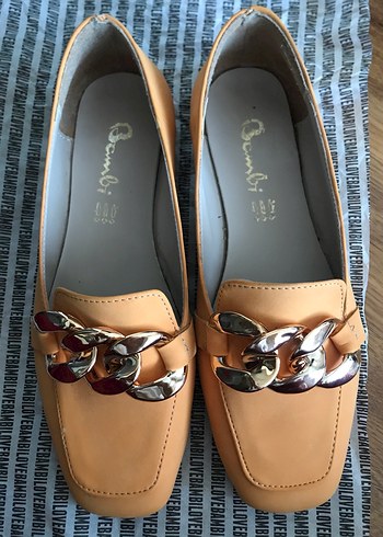37 Beden Zincir Detaylı Kadın Loafer Babet