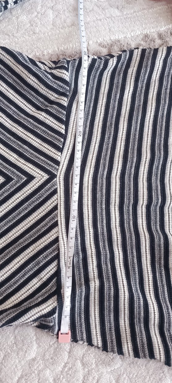 Gri Çizgili V Yaka Midi Elbise - Görsel 3