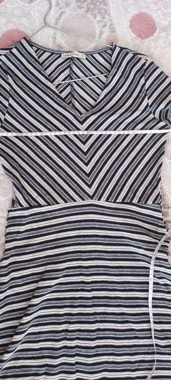 Gri Çizgili V Yaka Midi Elbise - Görsel 4