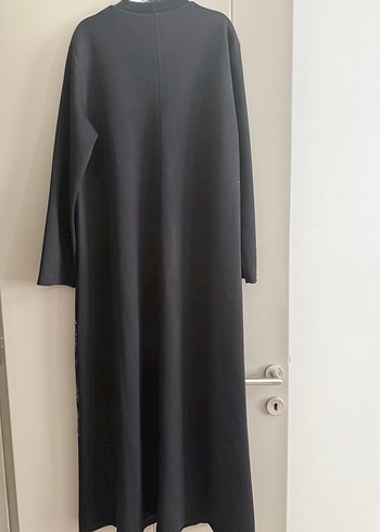 Zincir Detaylı Siyah Yılan Desenli Uzun Elbise - Görsel 4