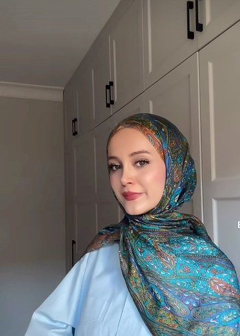 Turkuaz Bohem ipek Şal 1 kere kullandım