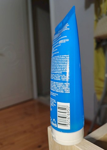 La Roche-Posay Lipikar Hassas Cilt Temizleme Jeli 100 ml - Görsel 2