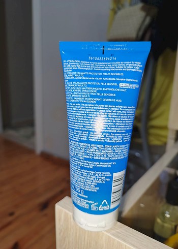 La Roche-Posay Lipikar Hassas Cilt Temizleme Jeli 100 ml - Görsel 3