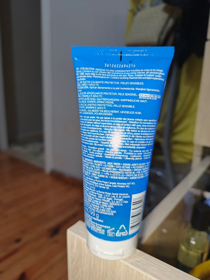 La Roche-Posay Lipikar Hassas Cilt Temizleme Jeli 100 ml - Görsel 3