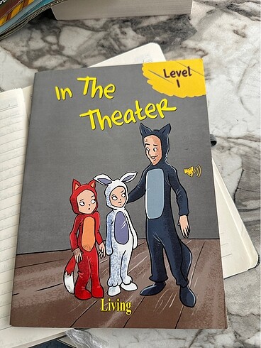 ingilizce çocuk kitabı- in the theather