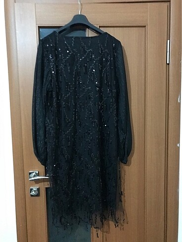 50 Beden siyah Renk Pullu elbise