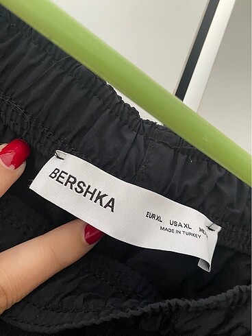 Bershka Paraşüt pantolon