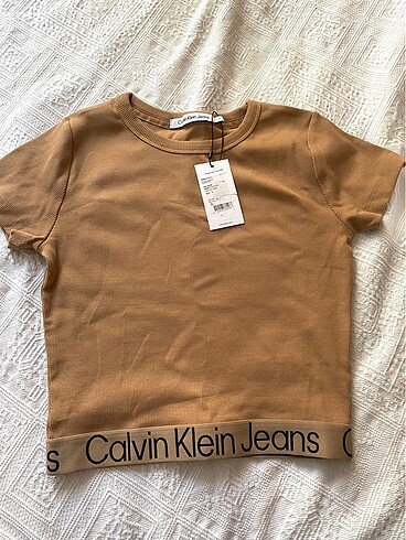 Etiketli Orijinal Calvin Klein T-shirt
