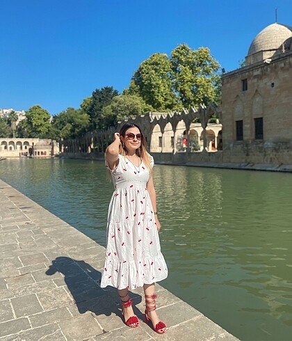 Trendyol & Milla Kirazlı beyaz elbise