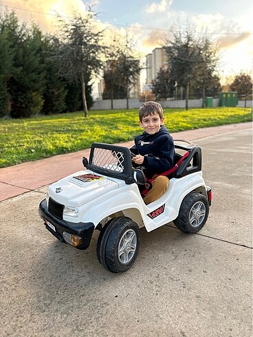 Pilsan 12 volt uzaktan kumandalı sıfır akülü araba