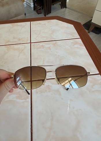 Bej Minimalist Kadın Güneş Gözlüğü