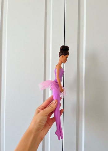 Barbie Mor Bale Kıyafetli Bebek